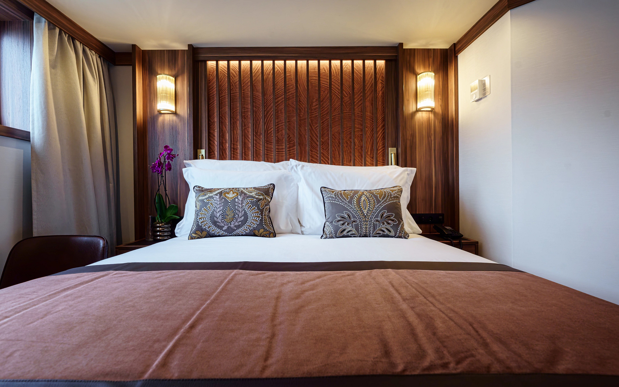 Panoramic Window - D